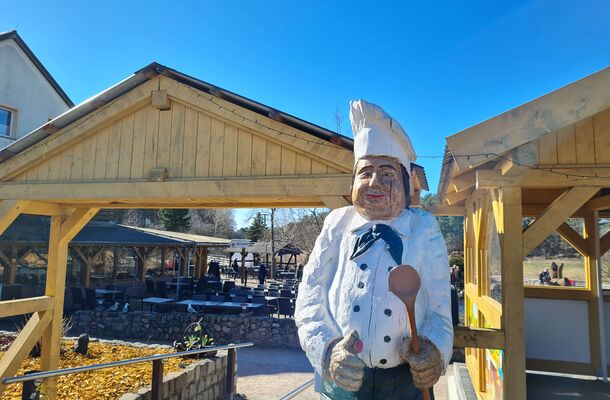 Musik, Tanz und leckeres Schlemmerbuffet