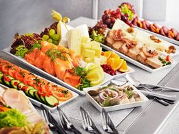 Buffet auf der Scandlines Fähre von Deutschland nach Dänemark