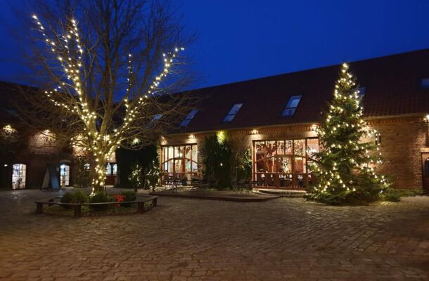 Schlemmen in Beelitz & Weihnachtsmarkt "Blauer Lichterglanz" in Potsdam